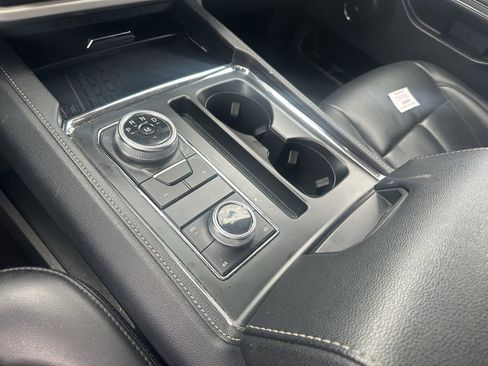 Used 2024 Ford Expedition Max XLT AWD/4WD image 18