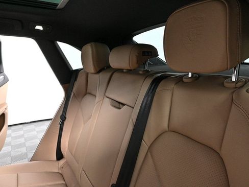 Certified 2026 Porsche Macan AWD/4WD image 22