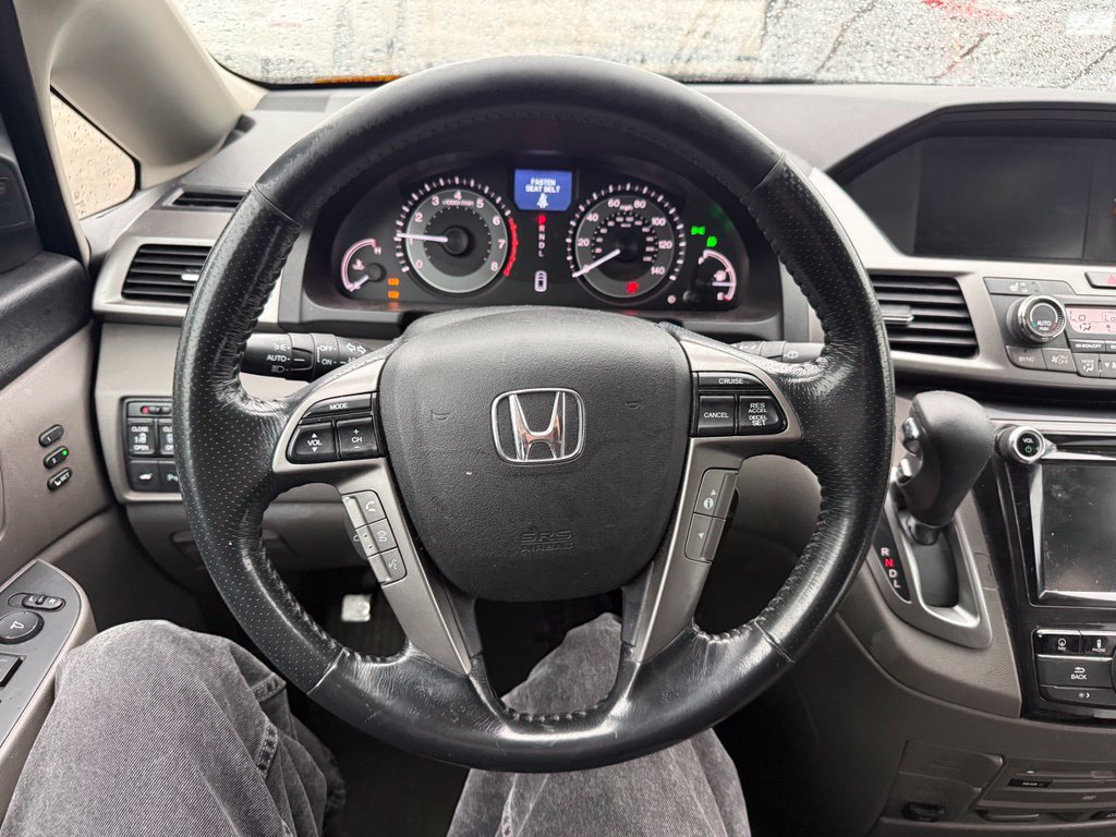 Used 2016 Honda Odyssey Touring Elite image 12