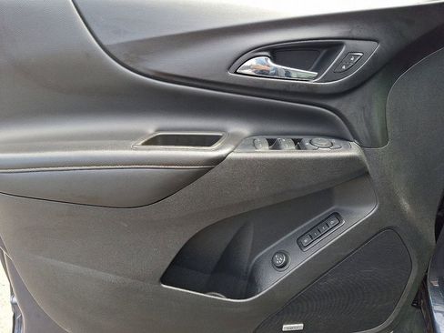 Used 2018 Chevrolet Equinox Premier AWD/4WD image 13