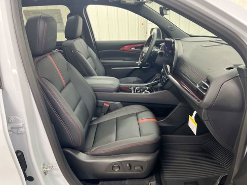 New 2026 Chevrolet Traverse RS w/ LPO, Floor Liner Package AWD/4WD image 23