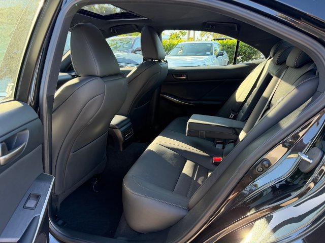 Used 2020 Lexus IS 300 F Sport w/ F Sport Package RWD image 13