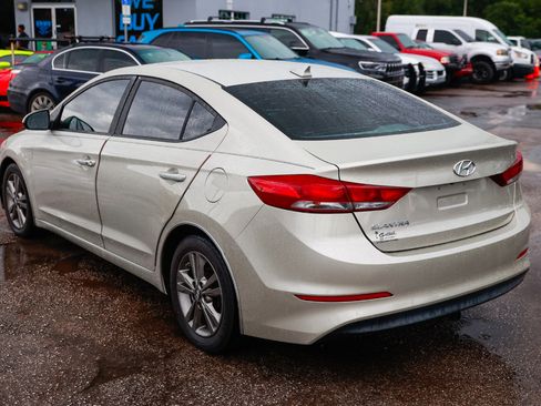 Used 2017 Hyundai Elantra SE w/ SE A/T Tech Package 03 image 5