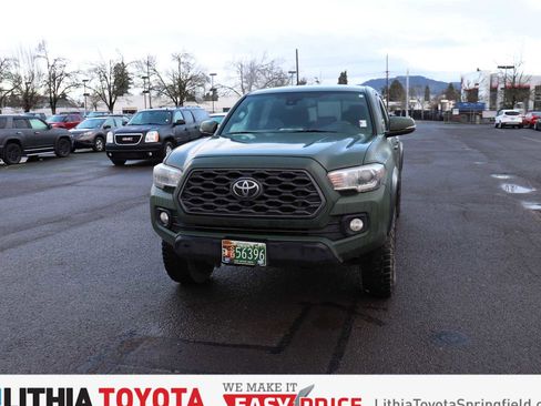 Certified 2022 Toyota Tacoma TRD Off-Road image 1