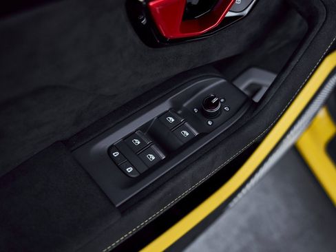 Used 2024 Lamborghini Urus Performante image 41