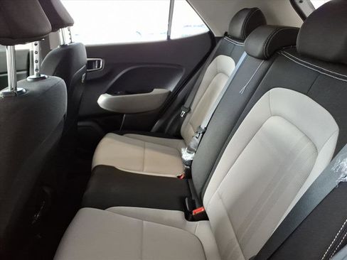 Certified 2024 Hyundai Venue SEL image 13