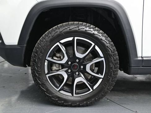 Used 2025 Jeep Compass Trailhawk AWD/4WD image 16