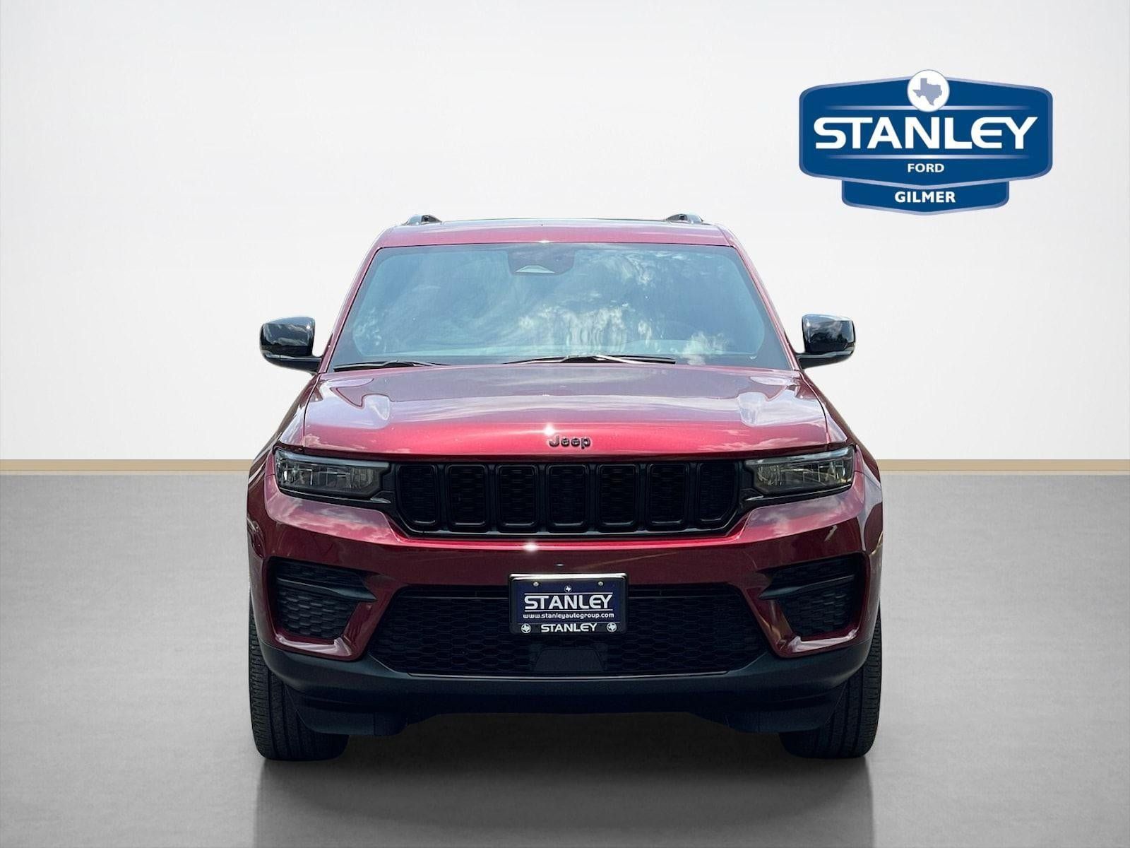 Used 2023 Jeep Grand Cherokee Altitude AWD/4WD image 2