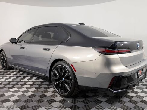 Used 2023 BMW i7 xDrive60 AWD/4WD image 4