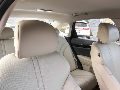 Used 2022 Genesis G80 2.5T image 43