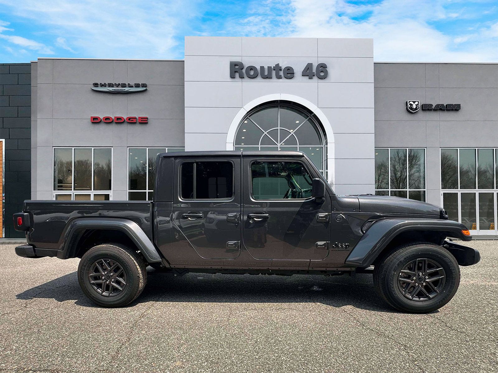 Used 2025 Jeep Gladiator Sport AWD/4WD image 6