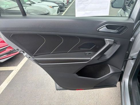 Used 2023 Volkswagen Tiguan SE R-Line image 18