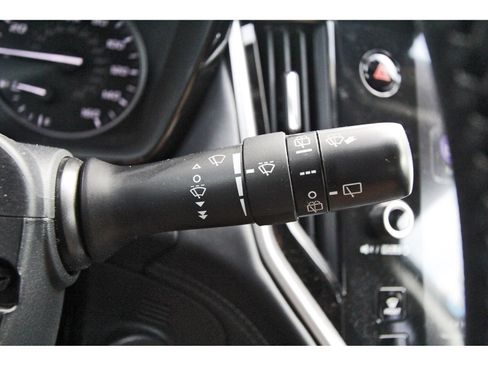 Used 2024 Subaru Outback Premium AWD/4WD image 18
