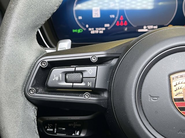 Certified 2025 Porsche Cayenne GTS AWD/4WD image 43