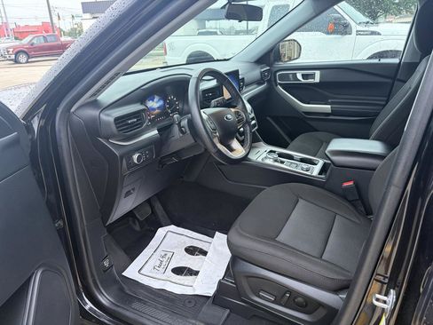 Used 2022 Ford Explorer XLT w/ Class IV Trailer Tow Package AWD/4WD image 7