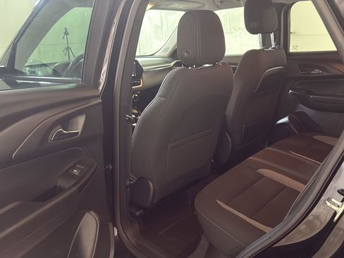 Used 2024 Chevrolet TrailBlazer LT w/ Convenience Package FWD image 9