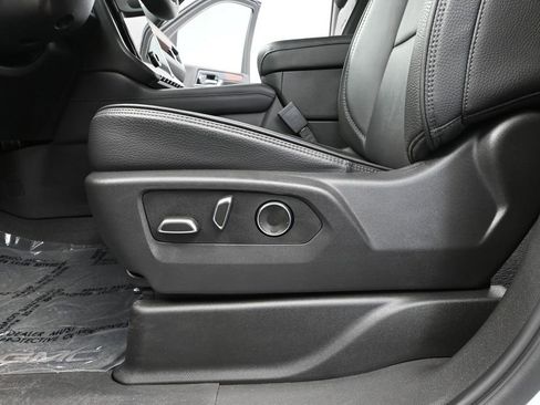 Used 2025 GMC Yukon XL Denali AWD/4WD image 25