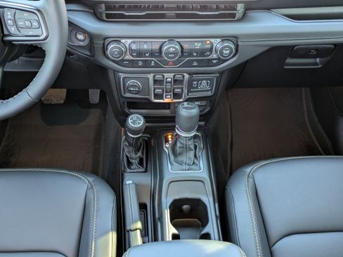 New 2026 Jeep Gladiator Sport image 20