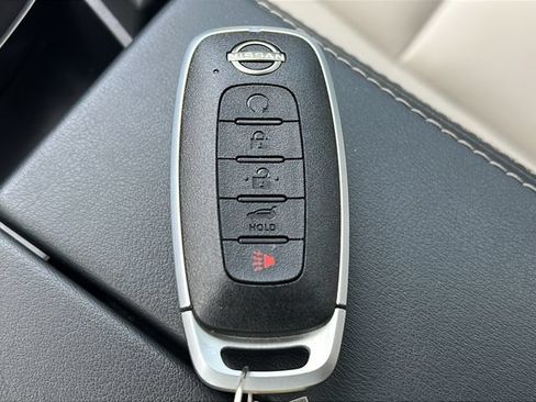 Used 2025 Nissan Rogue SL w/ SL Premium Package FWD image 24