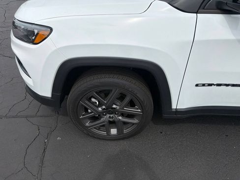 Used 2026 Jeep Compass Limited AWD/4WD image 9