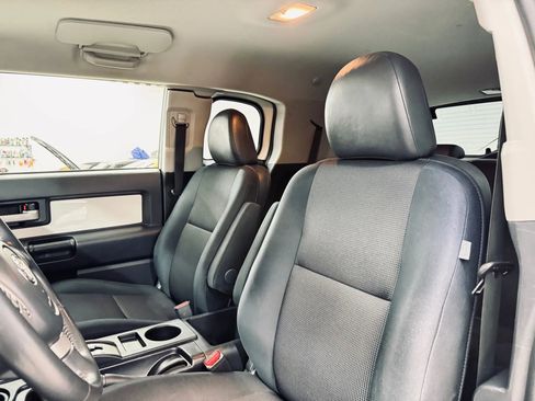 Used 2012 Toyota FJ Cruiser 2WD w/ Upgrade Pkg image 3