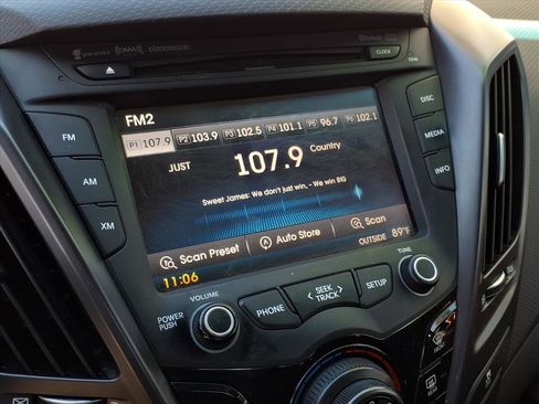 Used 2016 Hyundai Veloster Turbo image 17