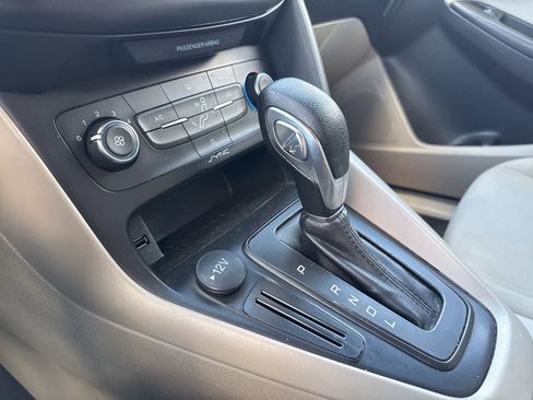 Used 2018 Ford Focus SE FWD image 26