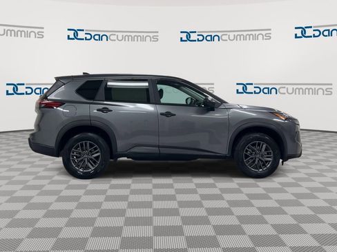 Used 2024 Nissan Rogue S image 9