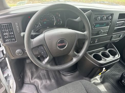 Used 2024 GMC Savana 2500 w/ Driver Convenience Package image 18