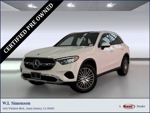 Used 2026 Mercedes-Benz GLC 300 image 1