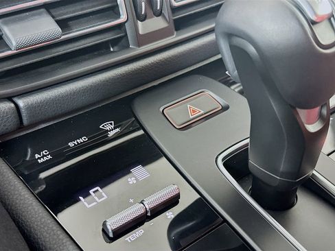 Certified 2026 Porsche Macan image 18