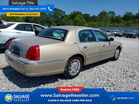 Used 2011 Lincoln Town Car Signature Limited w/ Continental Edition Pkg RWD image 4