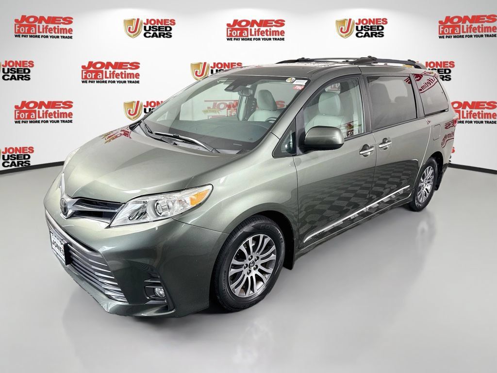 Certified 2020 Toyota Sienna XLE w/ XLE Navigation Package FWD image 16