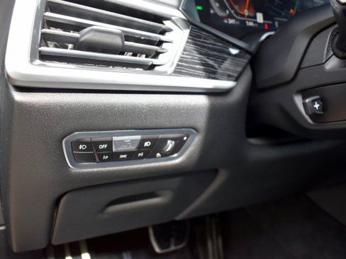 Used 2020 BMW X7 xDrive40i w/ M Sport Package AWD/4WD image 26