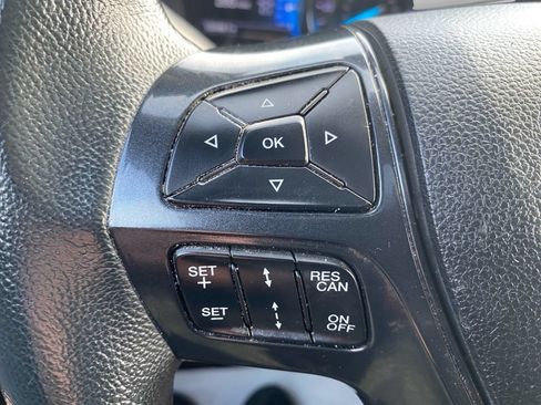 Used 2019 Ford Explorer XLT w/ Equipment Group 202A AWD/4WD image 36
