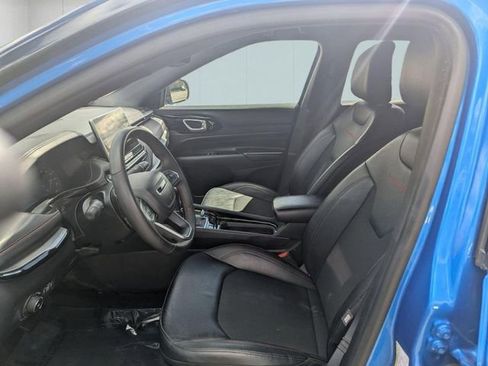 Used 2025 Jeep Compass Trailhawk AWD/4WD image 12