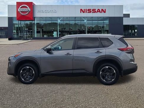 Used 2024 Nissan Rogue SV w/ SV Premium Package FWD image 4