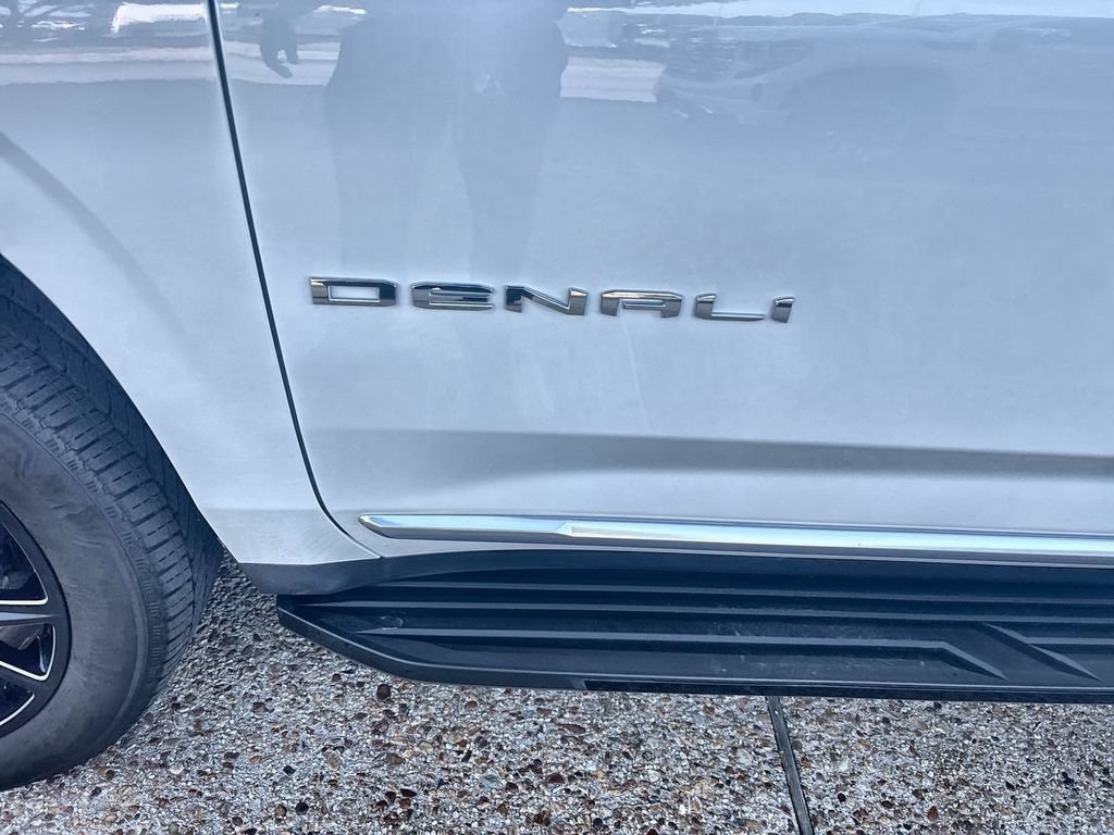 Certified 2024 GMC Yukon XL Denali AWD/4WD image 33