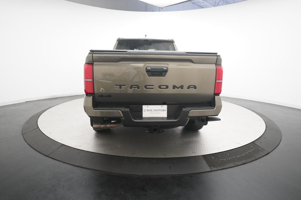 Used 2025 Toyota Tacoma TRD Sport AWD/4WD image 25