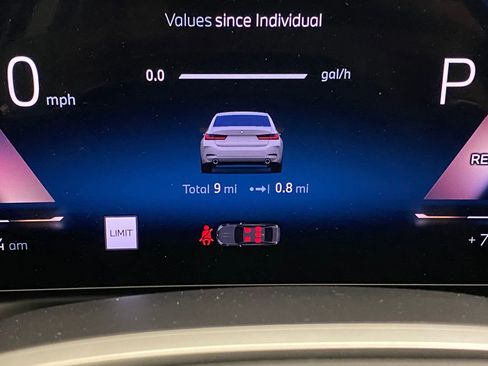 Used 2025 BMW 330i xDrive Sedan w/ Convenience Package image 28