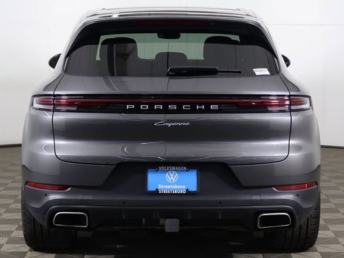 Used 2024 Porsche Cayenne AWD/4WD image 15