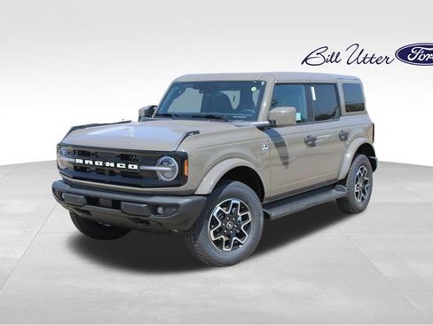 New 2026 Ford Bronco Outer Banks AWD/4WD image 1
