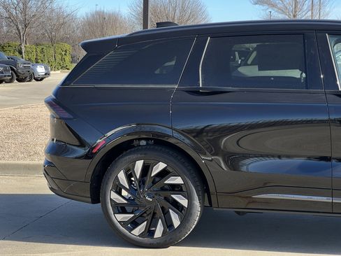 New 2026 Lincoln Nautilus Reserve image 11