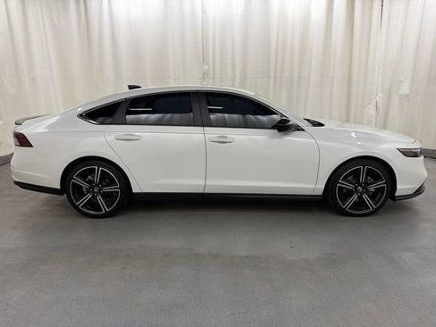 Used 2025 Honda Accord Sport image 7
