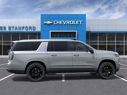 New 2026 Chevrolet Suburban LT AWD/4WD image 5