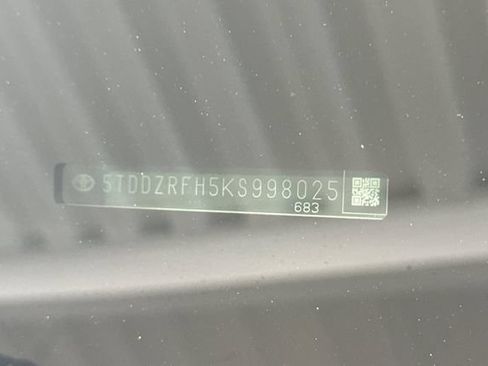 Certified 2019 Toyota Highlander Limited AWD/4WD image 3