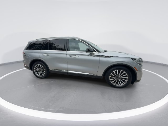 Used 2023 Lincoln Aviator Reserve RWD image 9