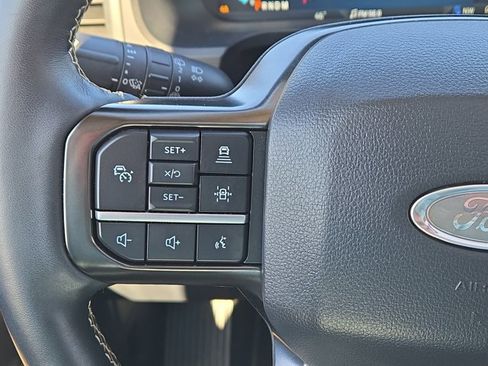 Used 2024 Ford Expedition Platinum image 24