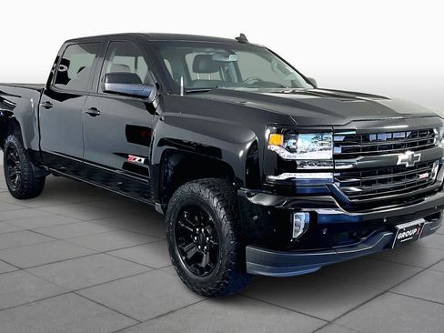 Used 2017 Chevrolet Silverado 1500 LTZ Z71 w/ Midnight Edition image 2