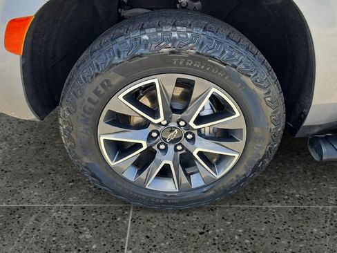Used 2023 Chevrolet Tahoe Z71 w/ Luxury Package AWD/4WD image 16